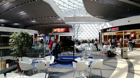 rome fiumicino airport restaurants